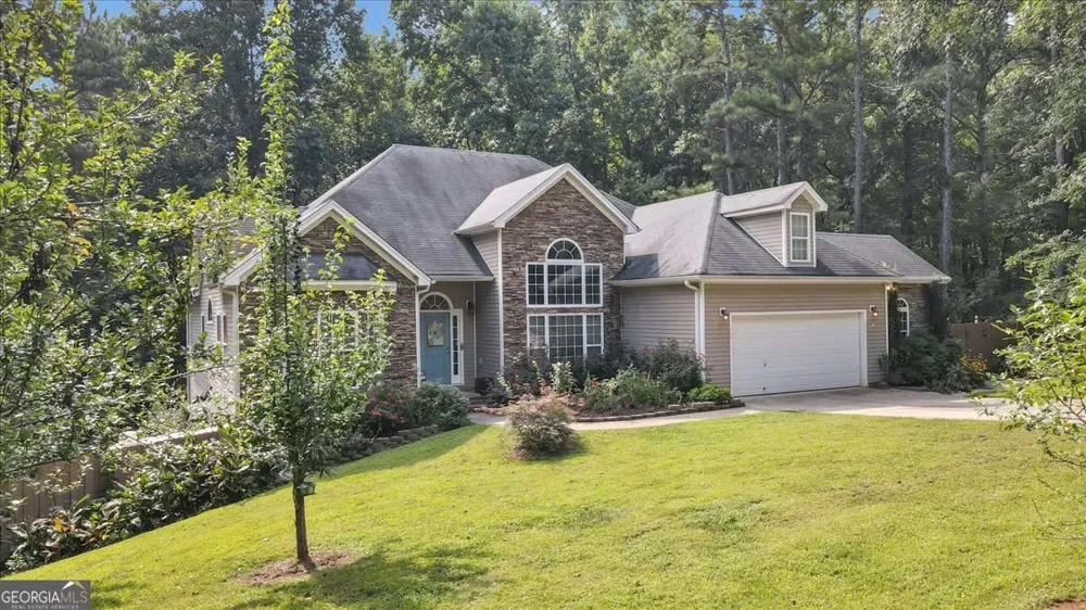 59 Rocky CIR NE White, GA 30184