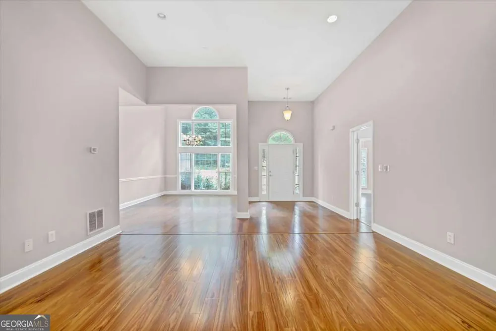 59 Rocky CIR NE White, GA 30184