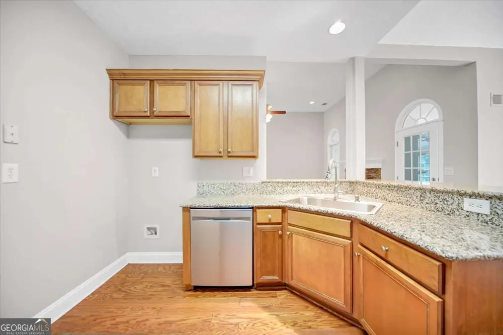 59 Rocky CIR NE White, GA 30184