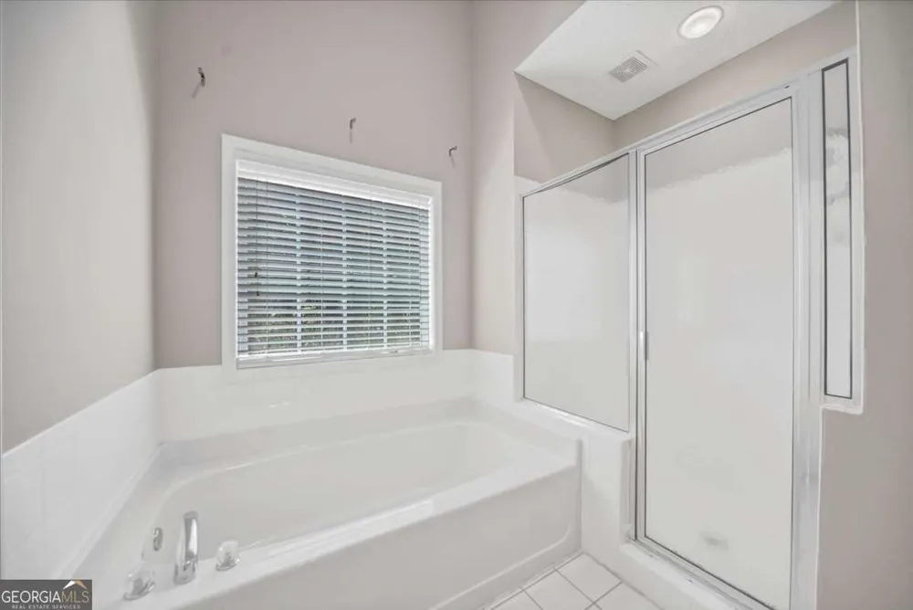 59 Rocky CIR NE White, GA 30184