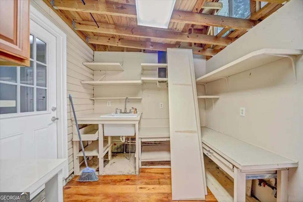 59 Rocky CIR NE White, GA 30184