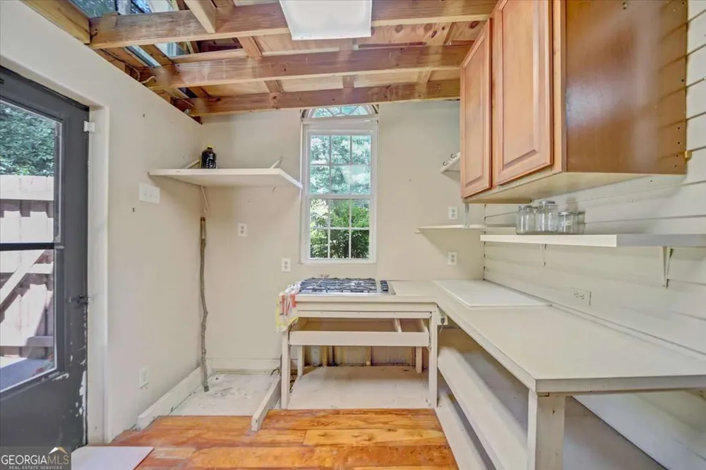 59 Rocky CIR NE White, GA 30184