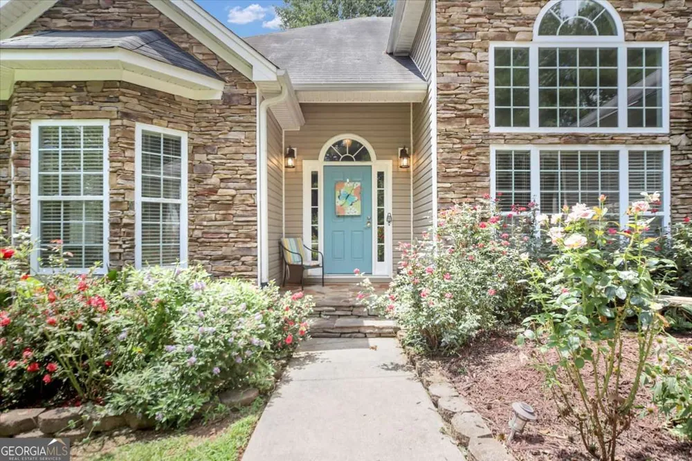 59 Rocky CIR NE White, GA 30184