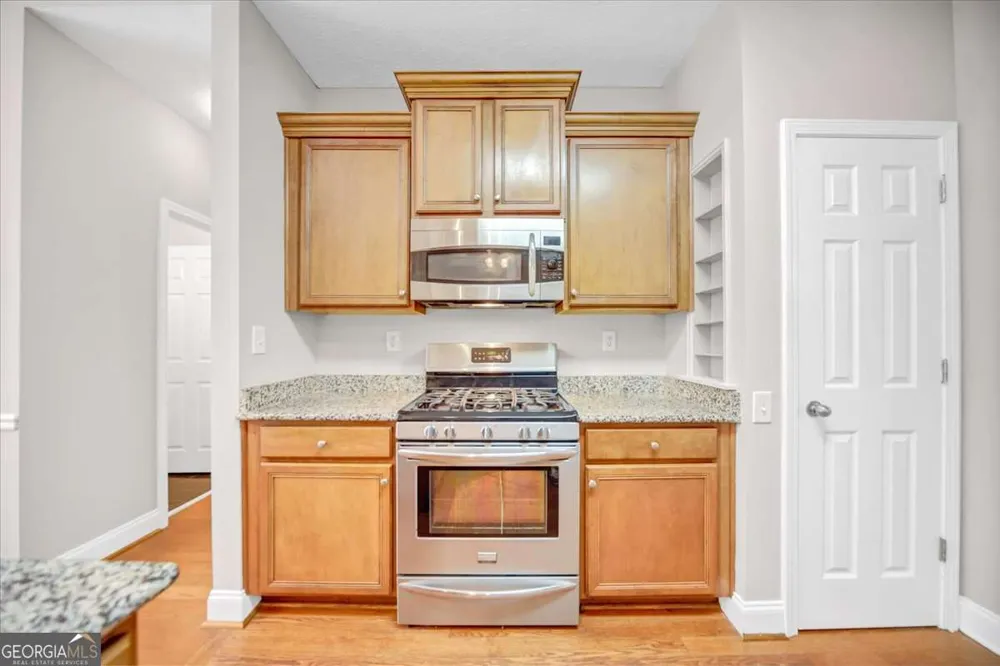 59 Rocky CIR NE White, GA 30184