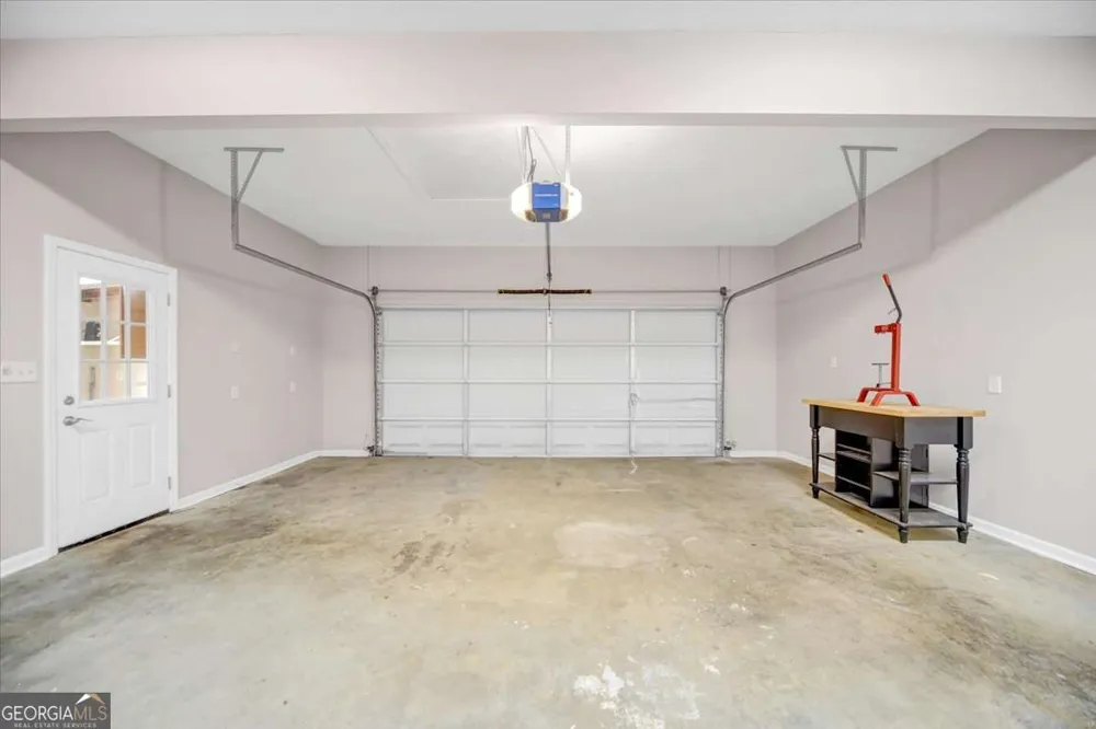 59 Rocky CIR NE White, GA 30184