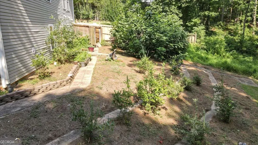 59 Rocky CIR NE White, GA 30184