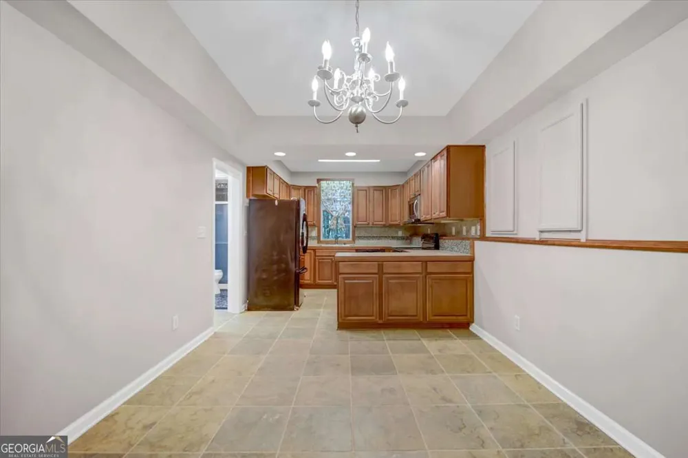 59 Rocky CIR NE White, GA 30184