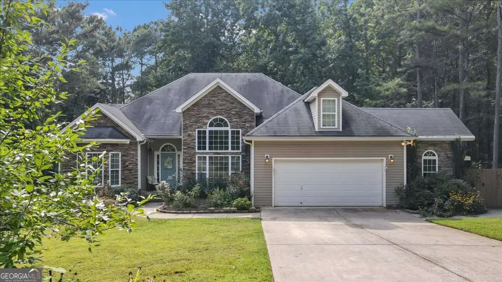59 Rocky CIR NE White, GA 30184