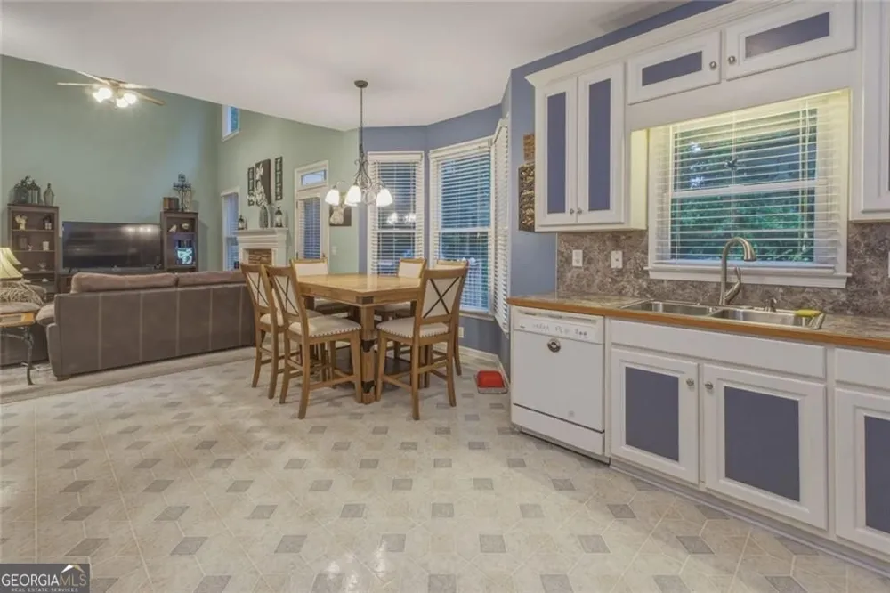 122 Vine Creek PL Acworth, GA 30101