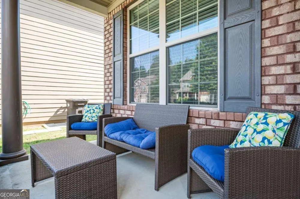 1511 Silver Mist CIR Powder Springs, GA 30127