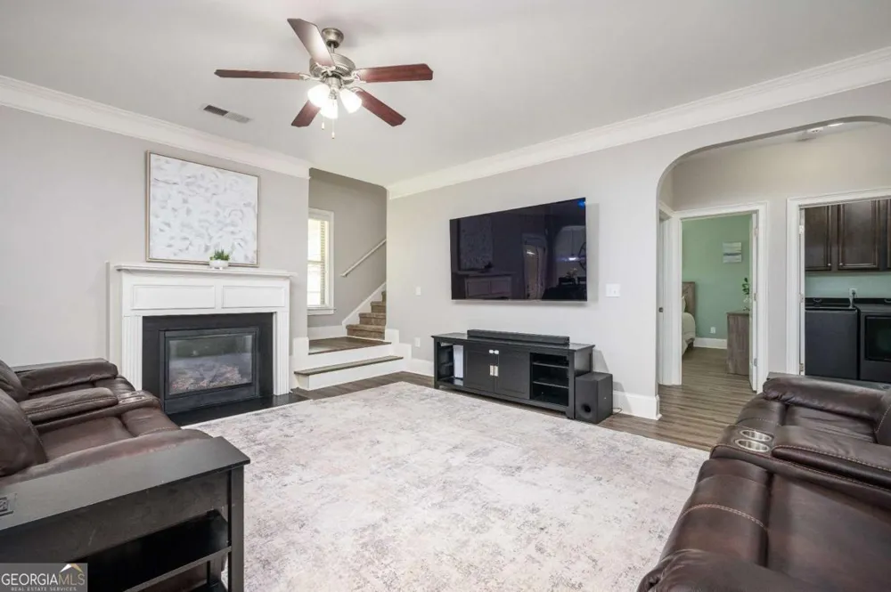 1511 Silver Mist CIR Powder Springs, GA 30127