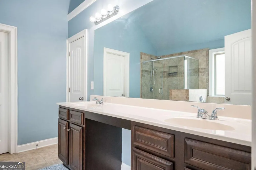 1511 Silver Mist CIR Powder Springs, GA 30127