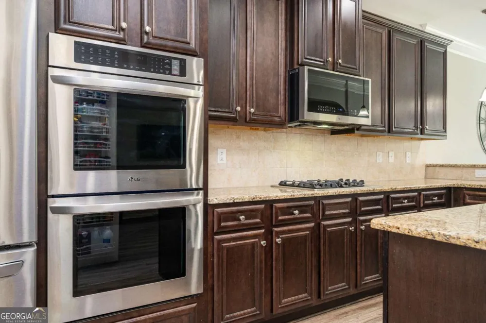 1511 Silver Mist CIR Powder Springs, GA 30127