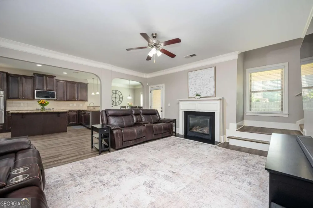 1511 Silver Mist CIR Powder Springs, GA 30127