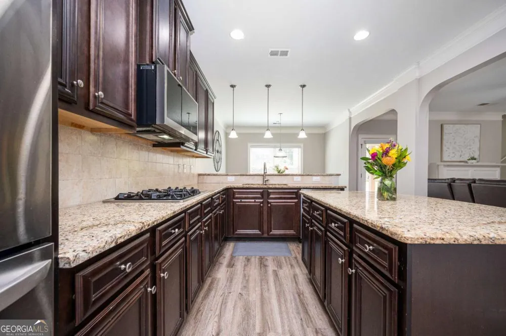 1511 Silver Mist CIR Powder Springs, GA 30127