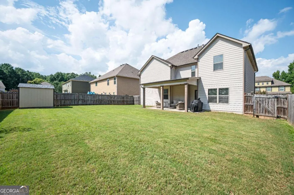 1511 Silver Mist CIR Powder Springs, GA 30127