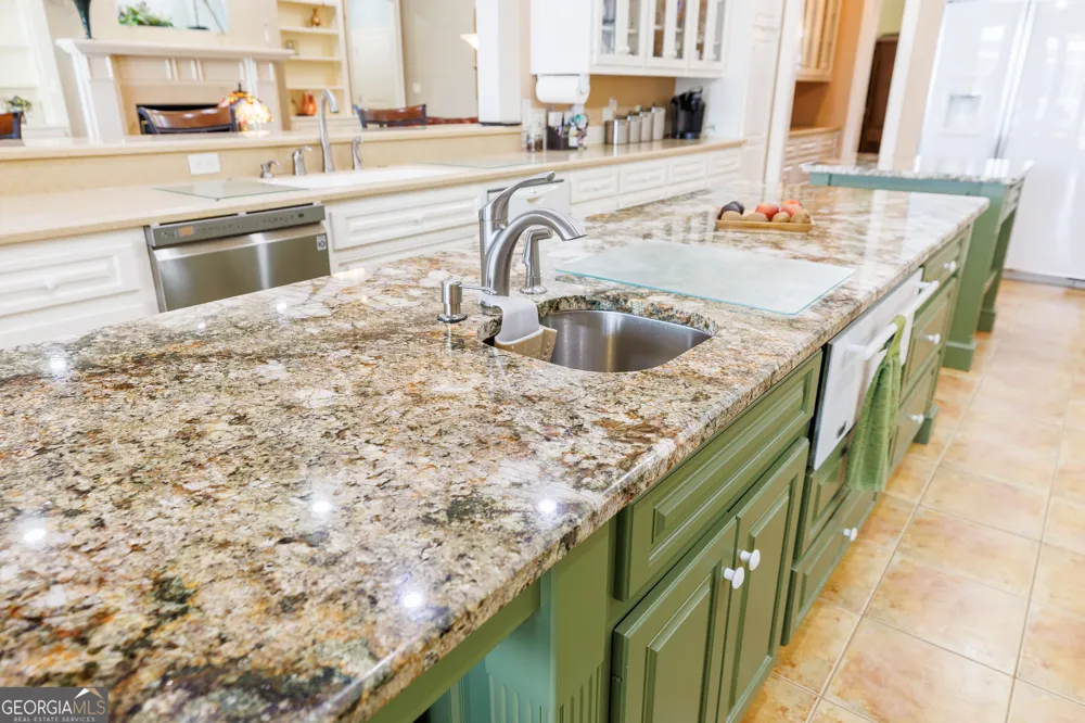 4709 Blackwater DR Valdosta, GA 31602