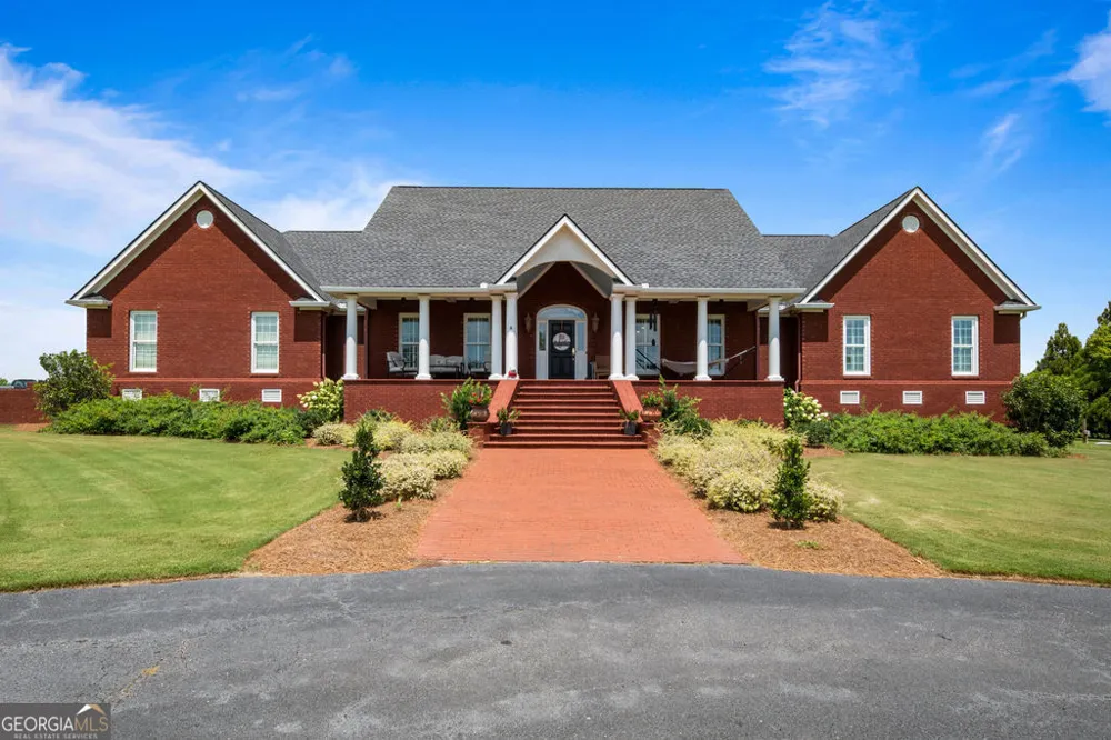 240 Community House RD Barnesville, GA 30204