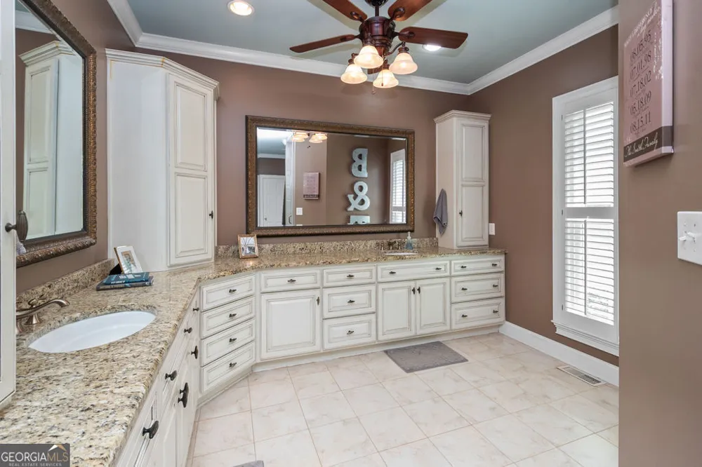 240 Community House RD Barnesville, GA 30204