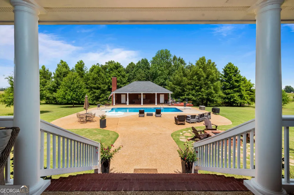 240 Community House RD Barnesville, GA 30204