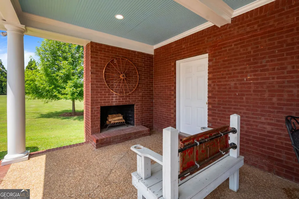 240 Community House RD Barnesville, GA 30204