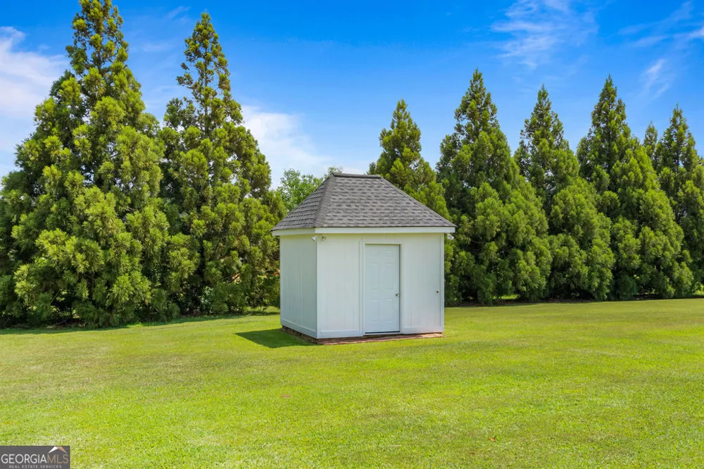 240 Community House RD Barnesville, GA 30204