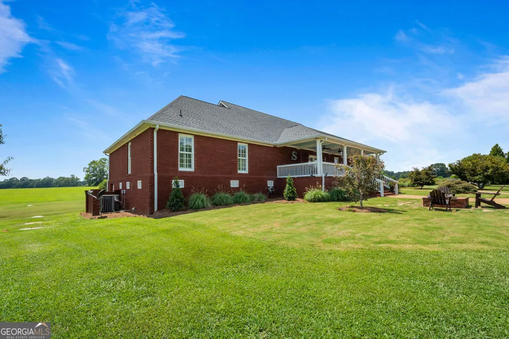 240 Community House RD Barnesville, GA 30204