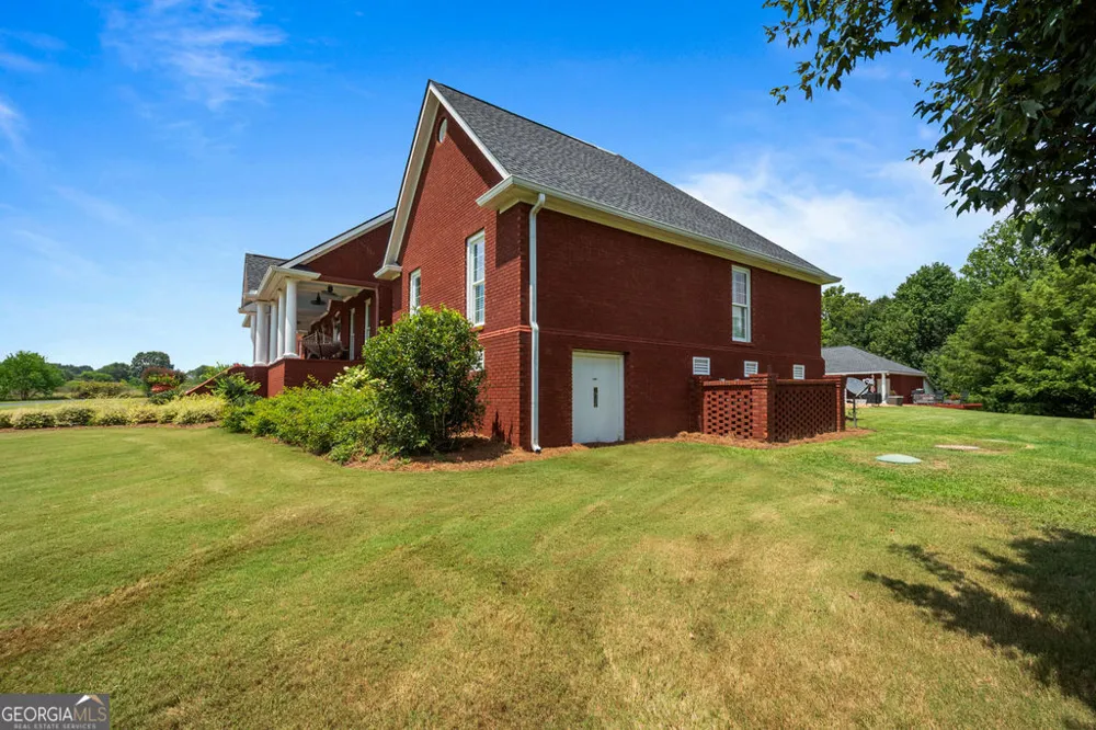 240 Community House RD Barnesville, GA 30204