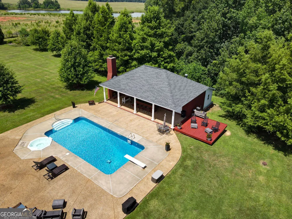 240 Community House RD Barnesville, GA 30204