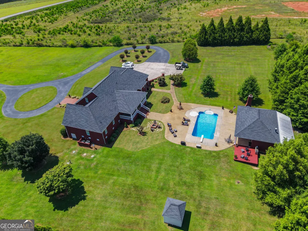 240 Community House RD Barnesville, GA 30204