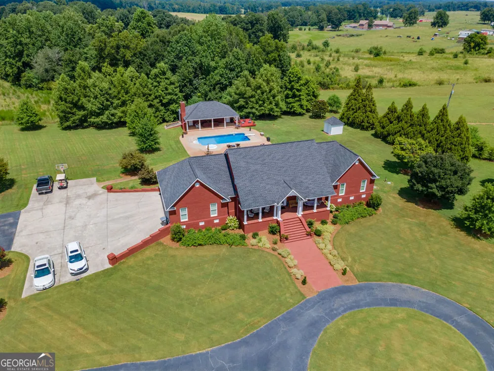 240 Community House RD Barnesville, GA 30204