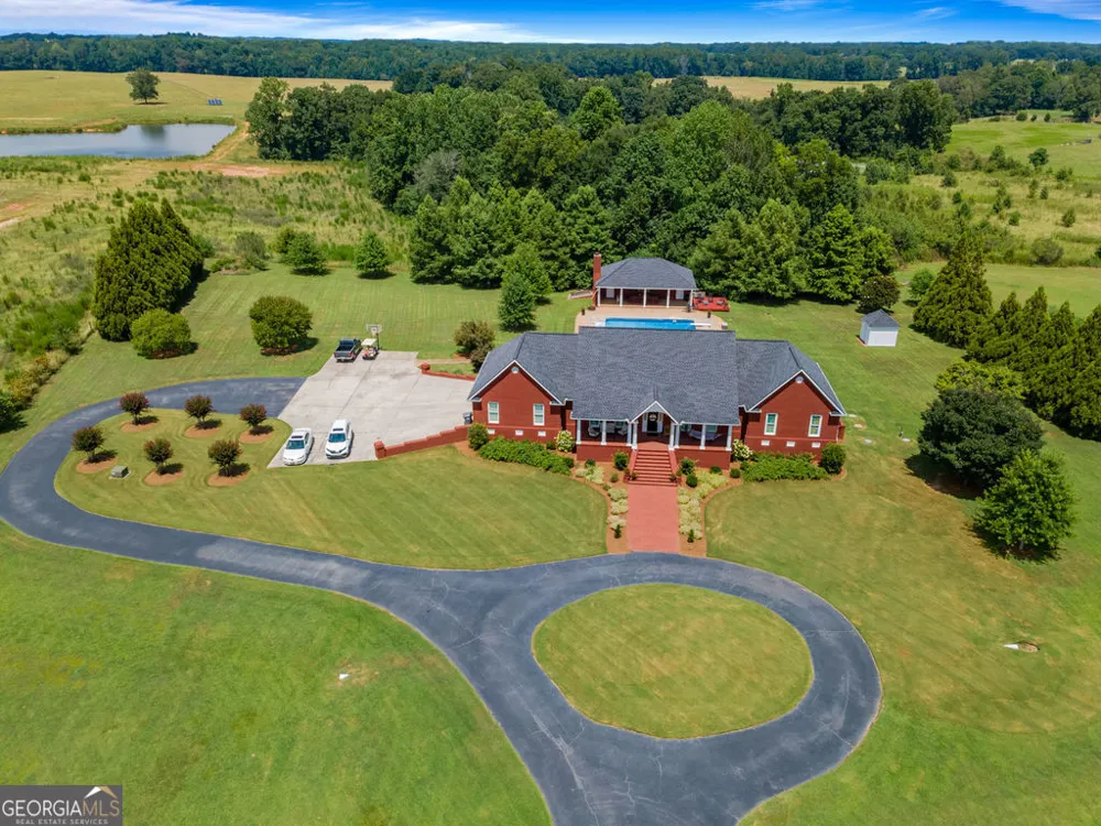 240 Community House RD Barnesville, GA 30204