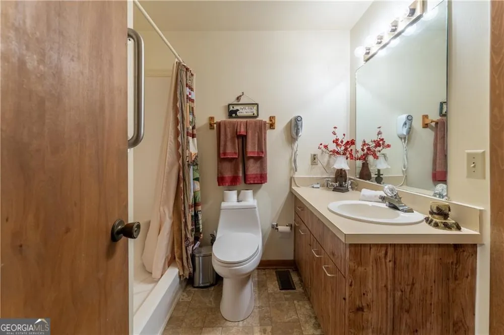 135 Wolfscratch DR Big Canoe, GA 30143