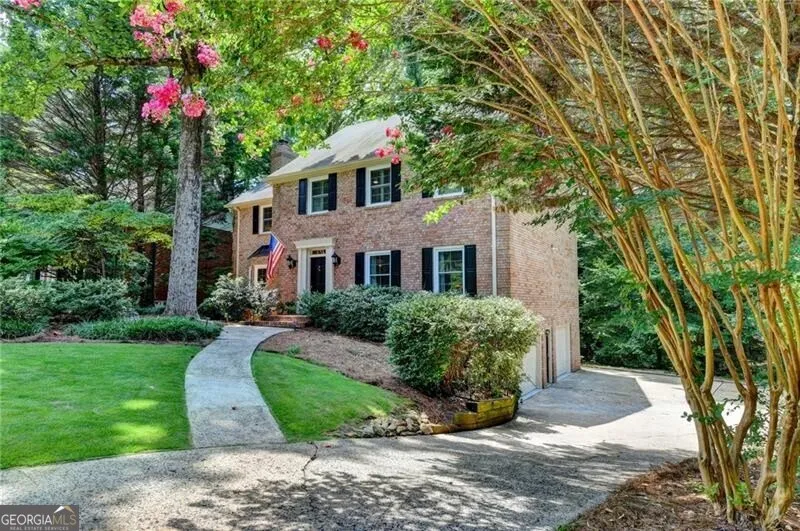 585 Cambridge WAY Sandy Springs, GA 30328