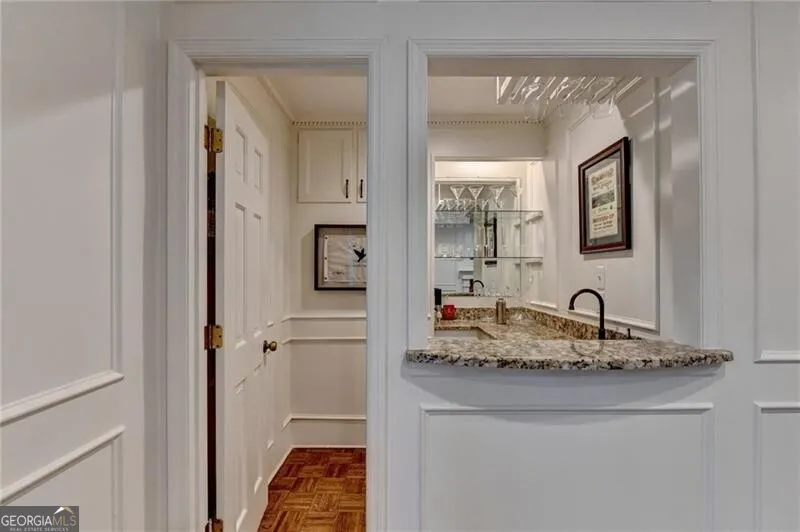 585 Cambridge WAY Sandy Springs, GA 30328