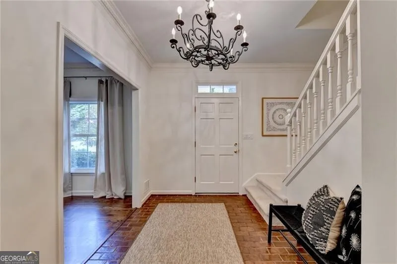 585 Cambridge WAY Sandy Springs, GA 30328