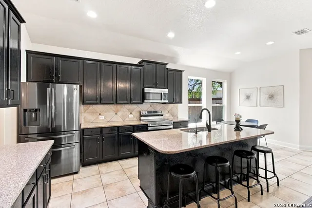 272 Flint Road Cibolo, TX 78108