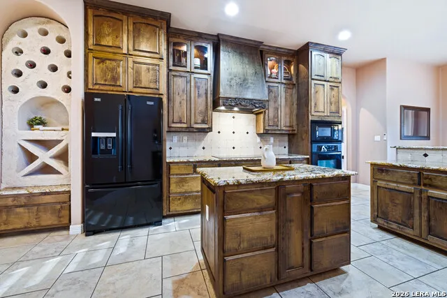 128 ABREGO RIDGE DR Floresville, TX 78114