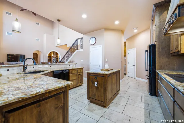 128 ABREGO RIDGE DR Floresville, TX 78114
