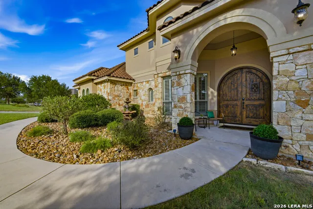 128 ABREGO RIDGE DR Floresville, TX 78114