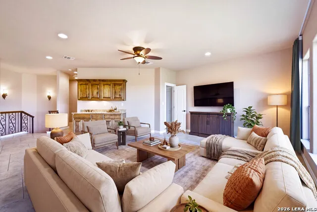128 ABREGO RIDGE DR Floresville, TX 78114
