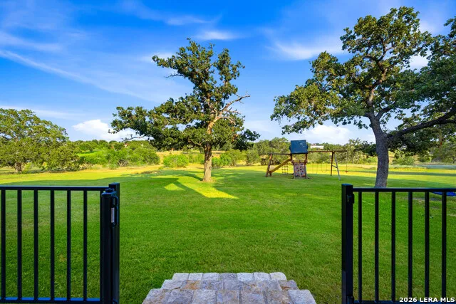 128 ABREGO RIDGE DR Floresville, TX 78114