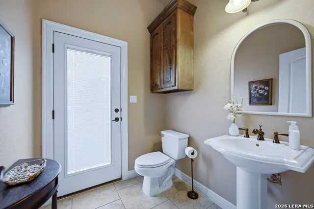 128 ABREGO RIDGE DR Floresville, TX 78114