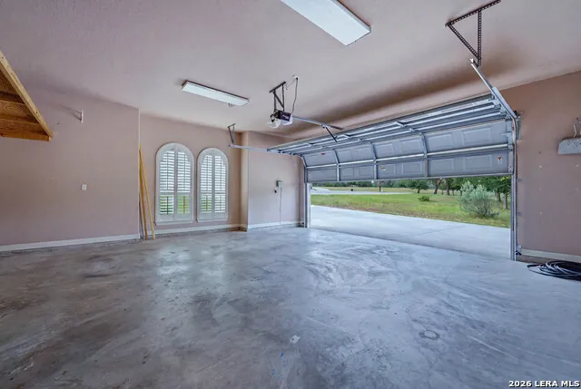 128 ABREGO RIDGE DR Floresville, TX 78114