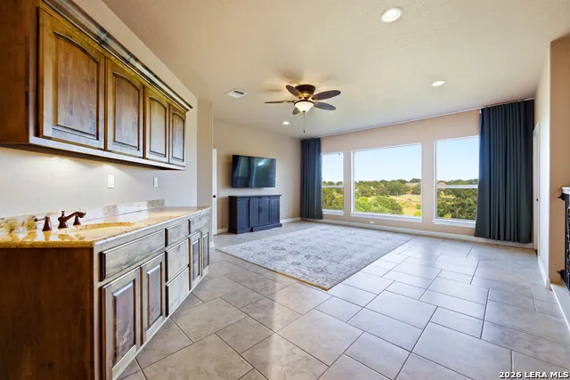 128 ABREGO RIDGE DR Floresville, TX 78114