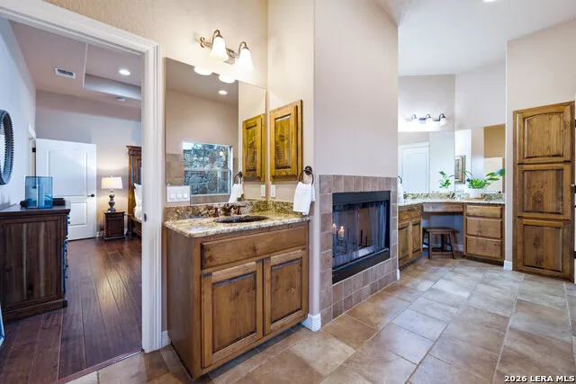 128 ABREGO RIDGE DR Floresville, TX 78114
