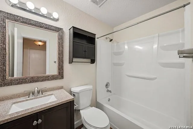 8715 Laguna San Antonio, TX 78251