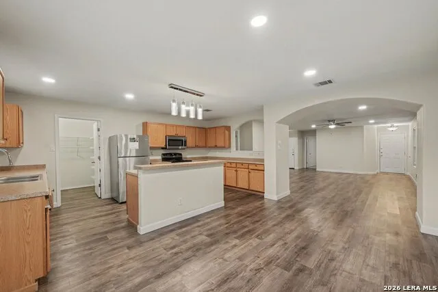 8715 Laguna San Antonio, TX 78251