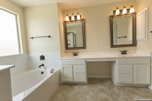 29906 Sestra Bulverde, TX 78163