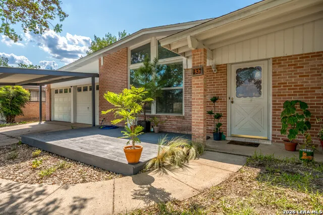 437 E LINDBERGH BLVD Universal City, TX 78148